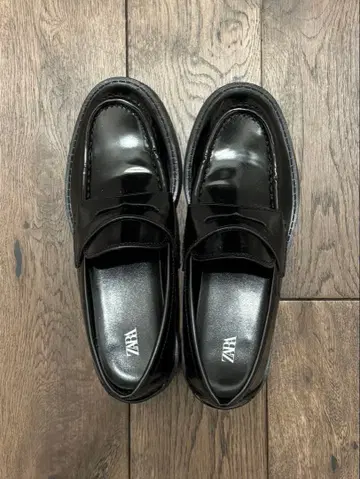 [ 새상품급 ] ZARA 블랙 로퍼 38