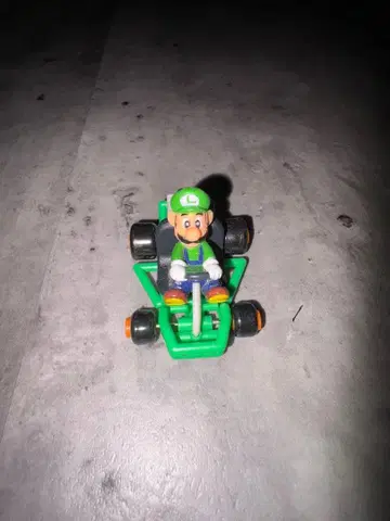 마리오 카트 루이지 피규어 레트로