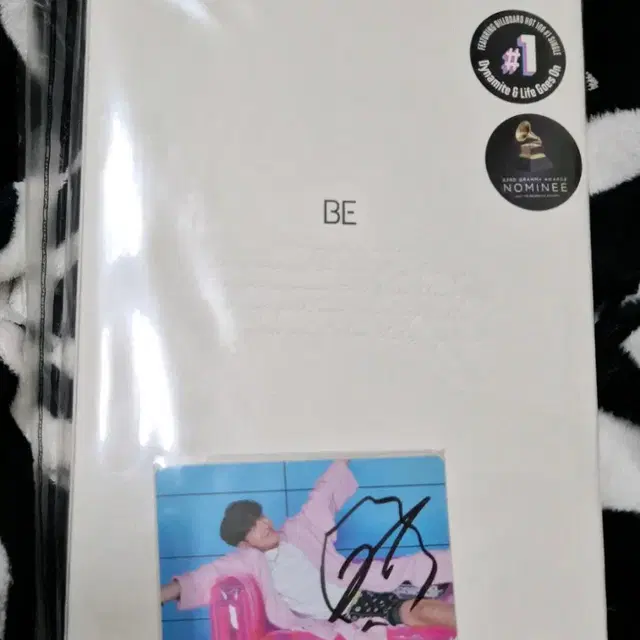 방탄 BE 에센셜 호석 제이홉 j-hope 친필싸인 포카 포함 앨범 판매
