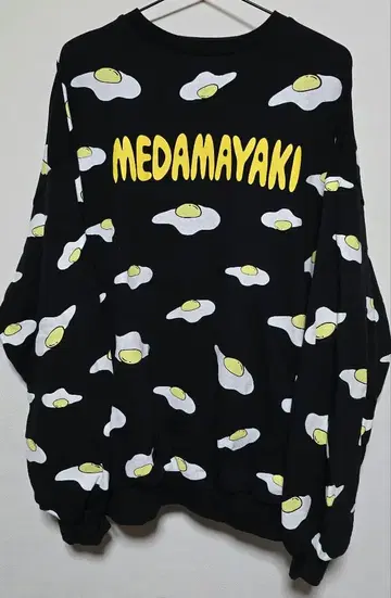 PUNYUS 계란 프라이 패턴 맨투맨