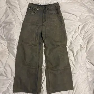 LOOSE EVERYDAY CONCRETE DUST DENIM