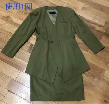 뒷모습이 예쁜! 모스그린 M 수트 착용 1회!