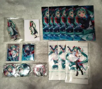 하츠네 미쿠 아크릴 스탠드 배지 세트