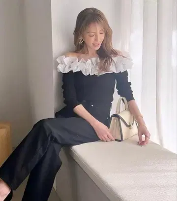 2024 리랜드트루 Rirandture 오간 프릴 리브 니트