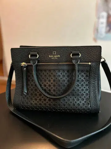 kate spade 펀칭 디자인 핸드백 블랙