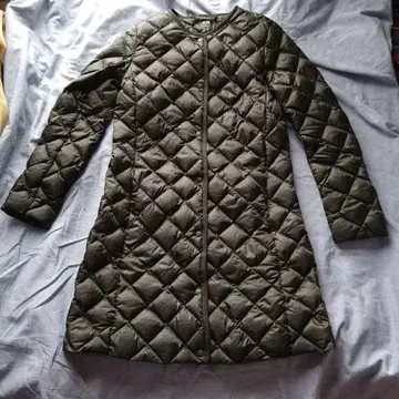 유니클로 울트라라이트 다운 코트 S 다이아 퀼트 올리브