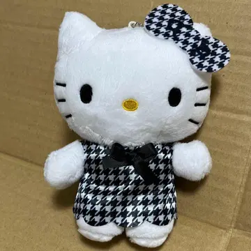 패밀리마트 한정판 헬로키티 마스코트 컬렉션 하운드투스 체크 패턴 50주년