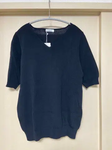 a.v.v V넥 반팔 니트 XS 블랙