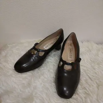 블랙 가죽 펌프스 24 3E