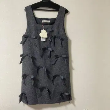 [새상품] 리본 포함 그레이 슬리브리스 미니 원피스