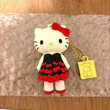 헬로키티 시크릿 마스코트 참 B [ 드레스 ]