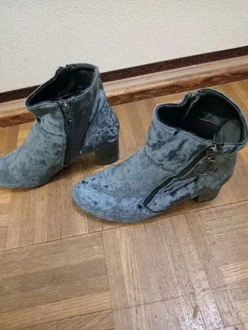 그레이 벨로아 숏부츠