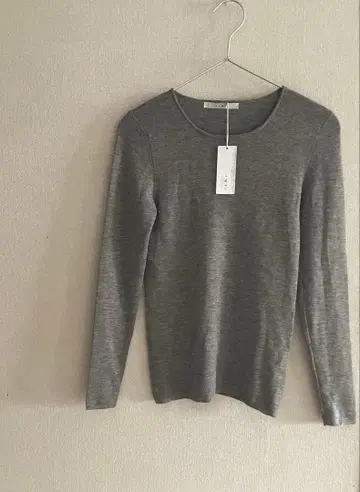 IERI 그레이 둥근넥 긴팔 니트 울 100%