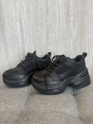 ZARA 통굽 스니커즈 블랙 37