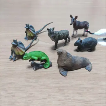 동물 피규어 8개 세트