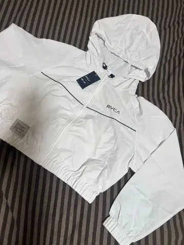 택 포함 새상품 RVCA 나일론 후드티 로고 자켓 M