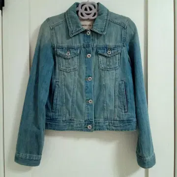 Apuweiser-riche 라이트 블루 데님 자켓