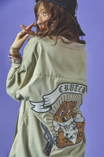 레어 택 포함 갈피 자수 치카노 갈피 셔츠 베이지 완판템 남녀 빅