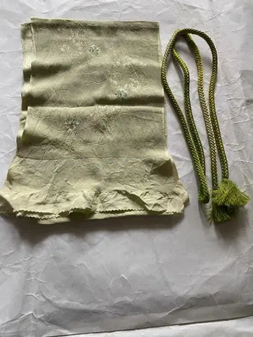 연한 그린 컬러의 오비 장식 천과 허리띠 세트