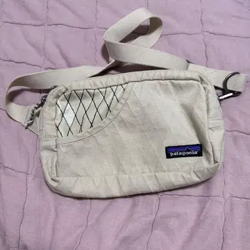 patagonia 바디백 베이지 퀼팅
