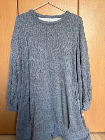 그레이 케이블 짜임 오버 사이즈 니트