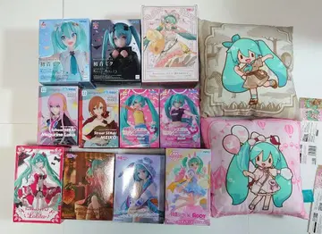 묶음 판매 하츠네 미쿠 피규어 12개와 쿠션 세트