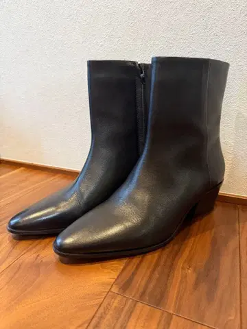 ZARA 가죽 숏부츠 38