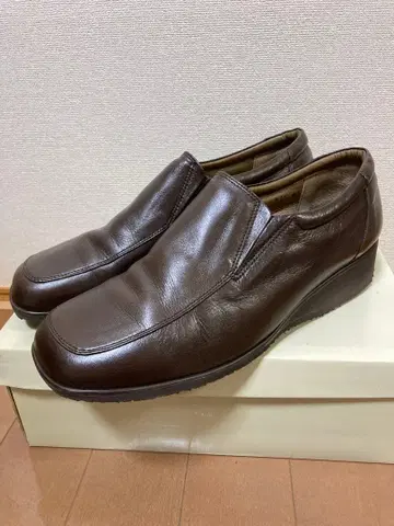 허시파피 천연 가죽 슬립온 24.5cm