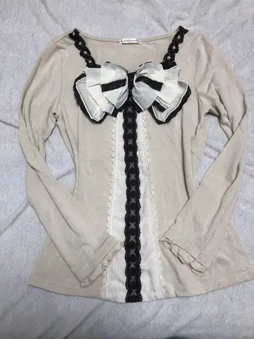 axes femmeBIG 리본 긴팔 상의 리즈리사 히메 스타일