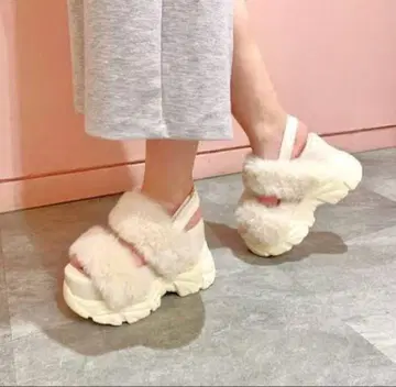 R&E 통굽 샌들 퍼 포함