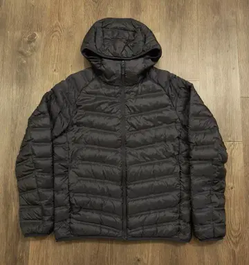 새상품급 유니클로 M 울트라 라이트 다운 심리스 남성용