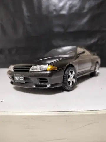 타미야 1/24 닛산 스카이라인 GT-R R32 도색 완료품