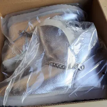 앙코키누 리얼 무스탕 실버