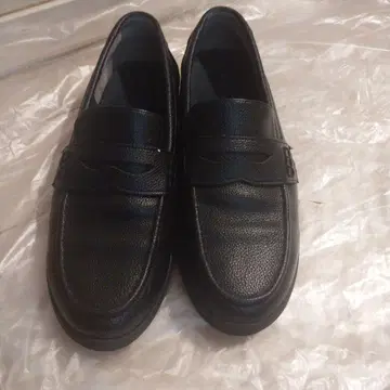 블랙 가죽 로퍼 슬립온