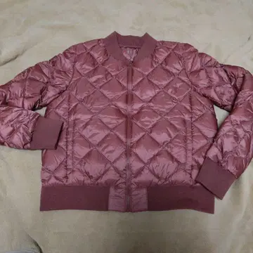 [새상품급] 유니클로 울트라 라이트 다운 여성용 M 다이아 퀼트