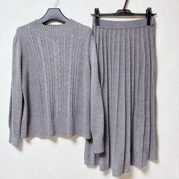 [ 새상품 ] DRESKIP 그레이 니트 셋업 케이블 짜임