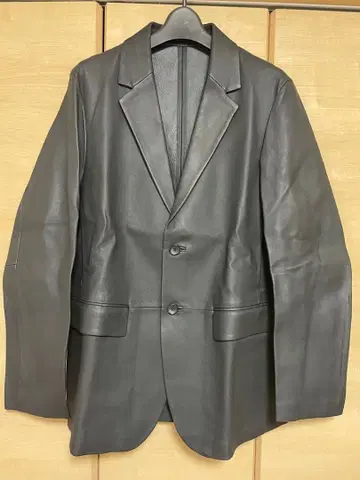 TOMORROWLAND 블랙 가죽 블레이저