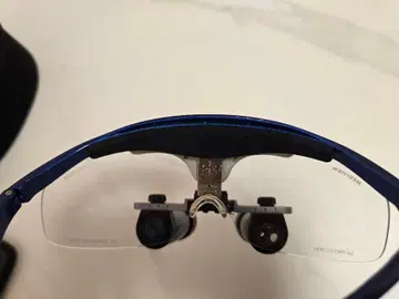 파란색 돋보기 2배율 조정 가능 스트랩