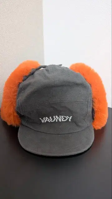 VAUNDY 귀달이 플라이트 캡 그레이/오렌지