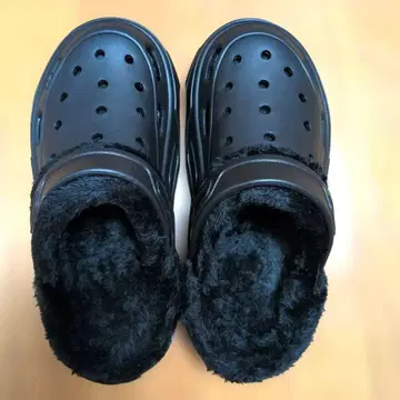 퍼 블랙 클로그 샌들