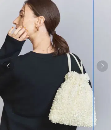 플라워 무늬 화이트 숄더백