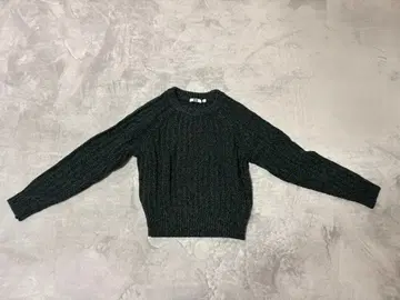 유니클로 U 다크 그린 니트 M