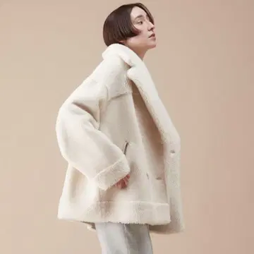 마르티니크 보아 자켓 화이트