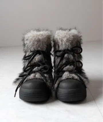me+em select 볼륨 인조 모피 부츠 24.5