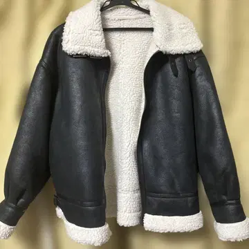 블랙 무스탕 코트 숏 기장