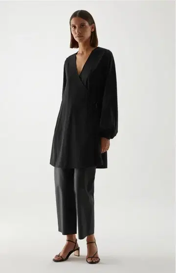 COS 상의 원피스