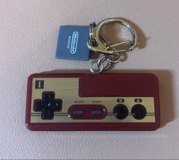 Nintendo 컨트롤러 키링 닌텐도 뮤지엄 한정판 패미컴