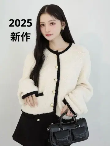 2025 신상 에이미 이스트 월 TEDDY KNIT JACKET