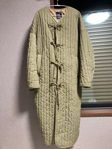 [ niko and - ] 올리브 그린 퀼팅 롱 코트