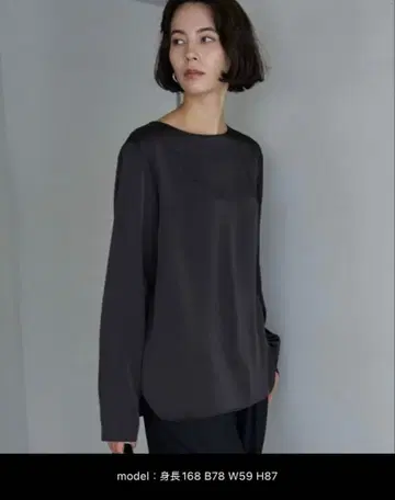 새상품 UNFILO 블랙 긴팔 블라우스